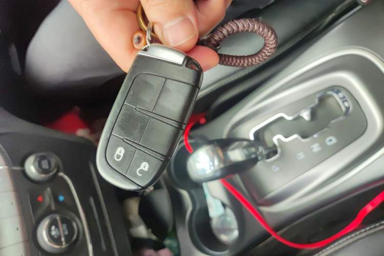 Used Dodge Journey 2016 2.4L Two-Wheel-Drive Touring Edition Vehicle Key
