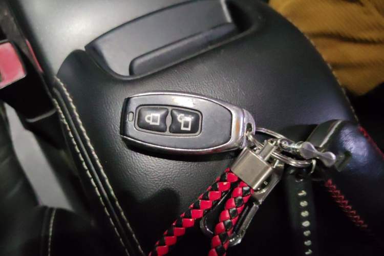 Used Dodge Journey 2016 2.4L Two-Wheel-Drive Touring Edition Vehicle Key
