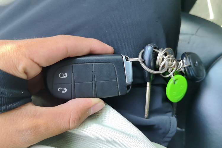 Used Dodge Journey 2016 2.4L Two-Wheel-Drive Touring Edition Vehicle Key