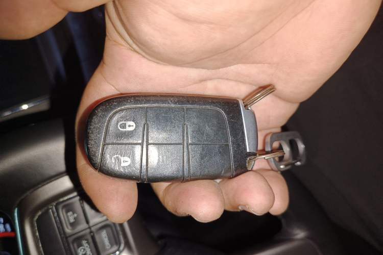 Used Dodge Journey 2016 2.4L Two-Wheel-Drive Touring Edition Vehicle Key