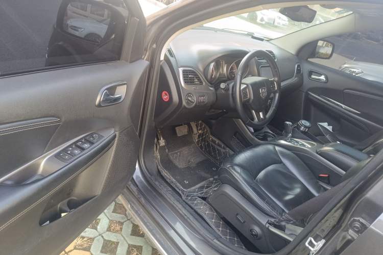 Used Dodge Journey 2016 2.4L Two-Wheel-Drive Touring Edition Driver Seat