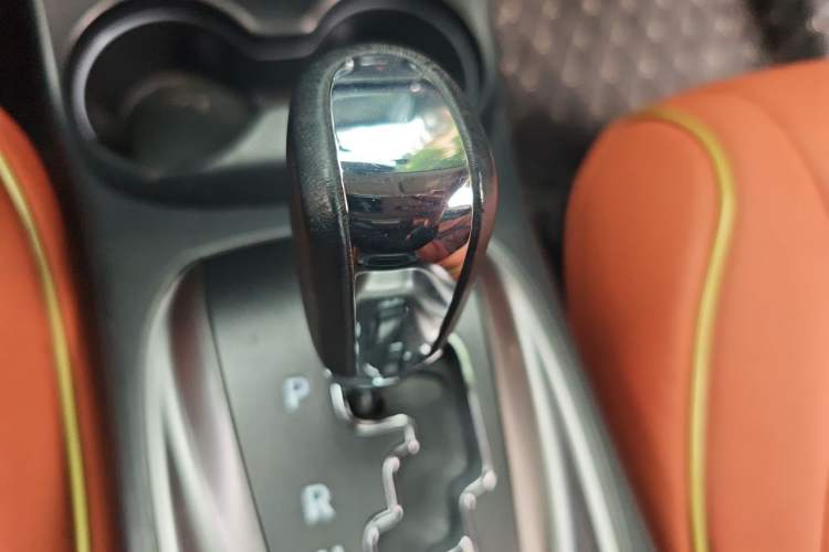 Used Dodge Journey 2016 2.4L Two-Wheel-Drive Touring Edition Gear Lever