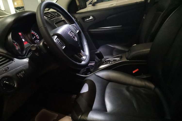 Used Dodge Journey 2016 2.4L Two-Wheel-Drive Touring Edition Left Front Seat
