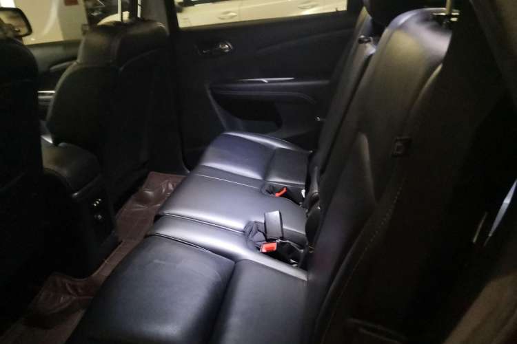 Used Dodge Journey 2016 2.4L Two-Wheel-Drive Touring Edition Left Rear Seat