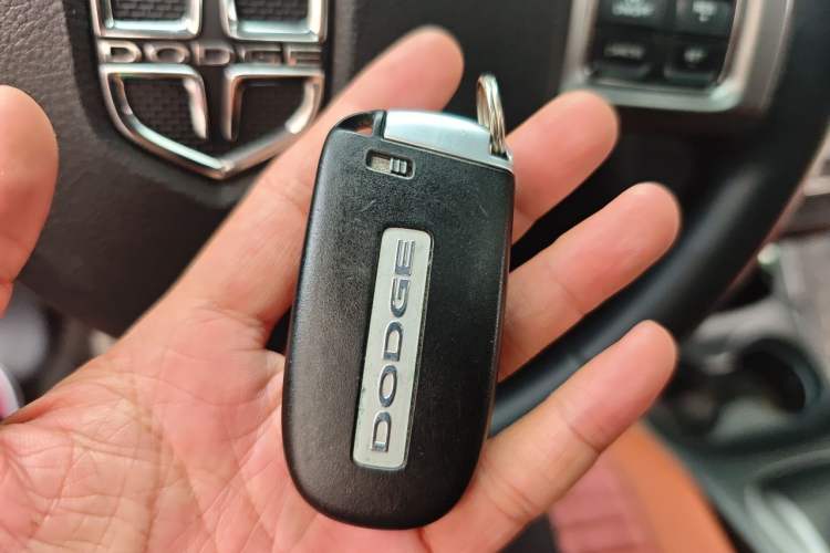 Used Dodge Journey 2016 2.4L Two-Wheel-Drive Touring Edition Vehicle Key