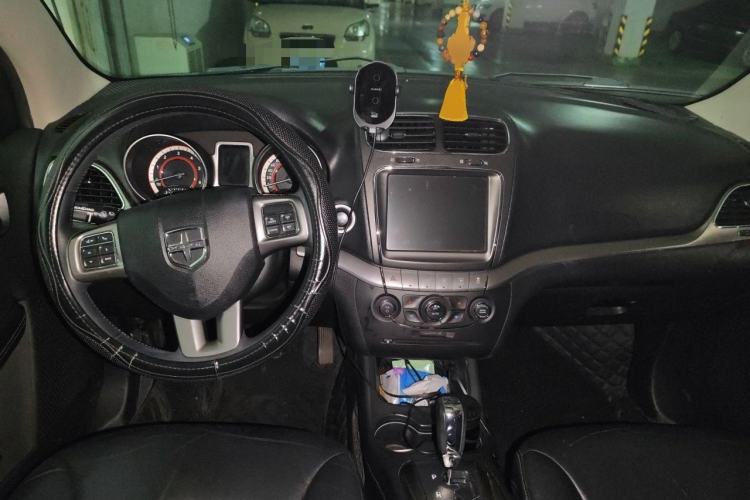 Used Dodge Journey 2016 2.0TD Four-Wheel Drive Touring Edition Center Console
