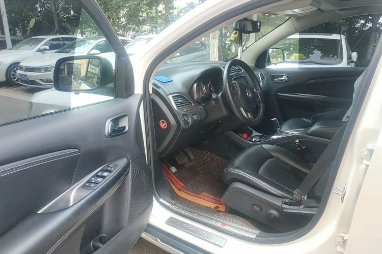 Used Dodge Journey 2016 2.4L Two-Wheel-Drive Touring Edition Driver Seat