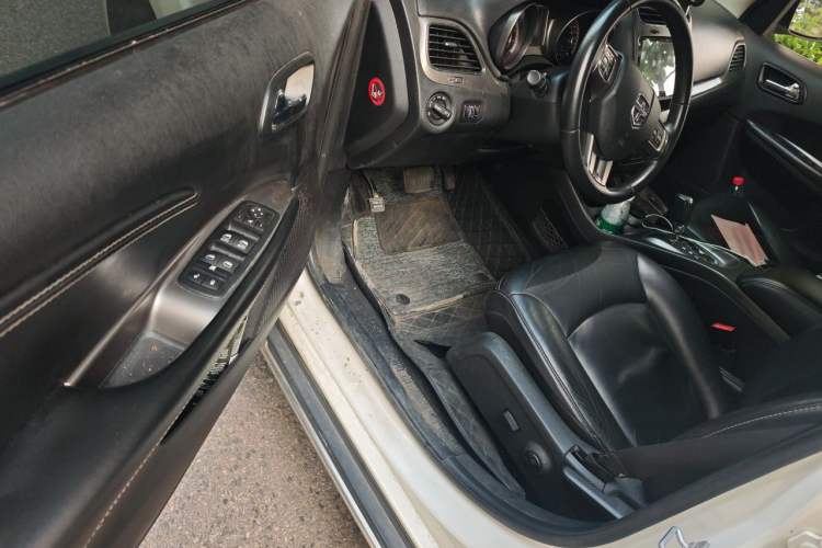 Used Dodge Journey 2016 2.4L Two-Wheel-Drive Touring Edition Driver Seat