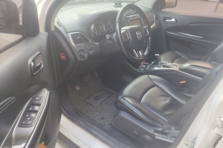 Used Dodge Journey 2016 2.0TD Four-Wheel Drive Touring Edition Driver Seat