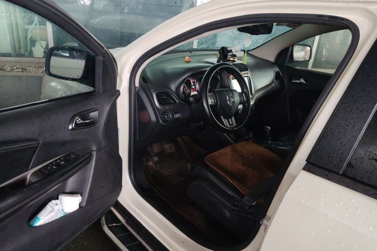 Used Dodge Journey 2016 2.4L Two-Wheel-Drive Touring Edition Driver Seat