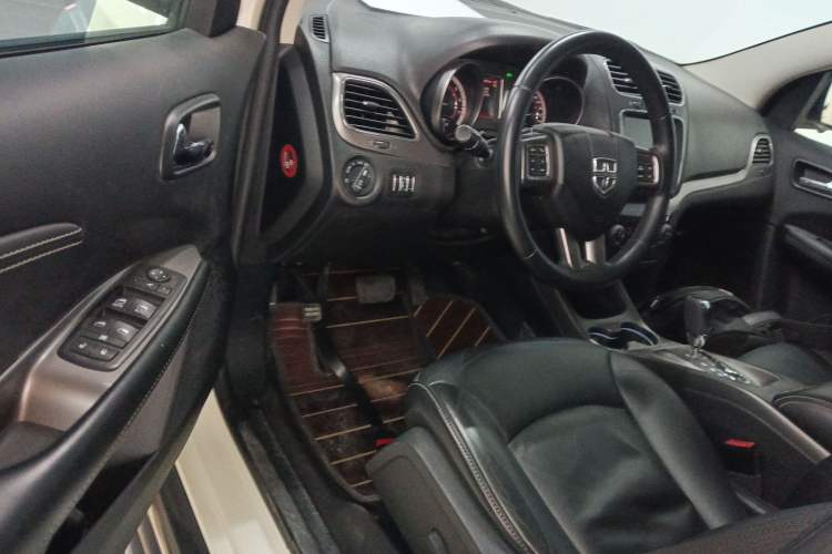 Used Dodge Journey 2016 2.4L Two-Wheel-Drive Touring Edition Driver Seat