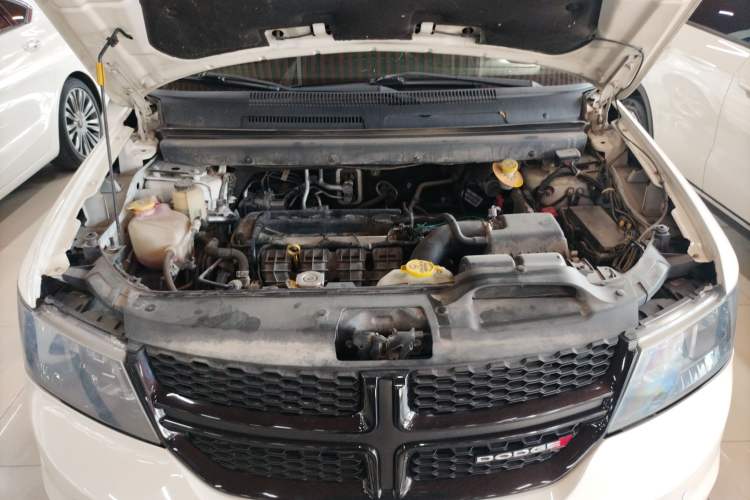 Used Dodge Journey 2016 2.4L Two-Wheel-Drive Touring Edition Engine Bay