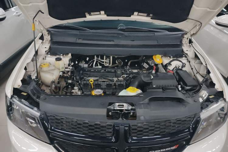 Used Dodge Journey 2016 2.4L Two-Wheel-Drive Touring Edition Engine Bay