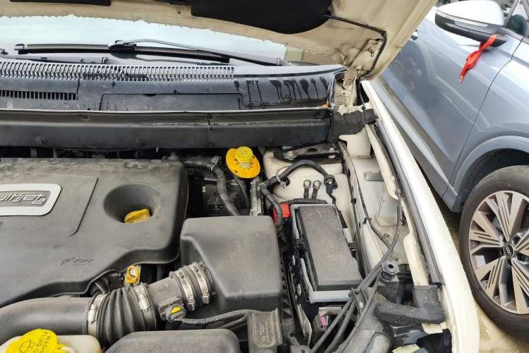 Used Dodge Journey 2016 2.0TD Four-Wheel Drive Touring Edition Engine Bay Left