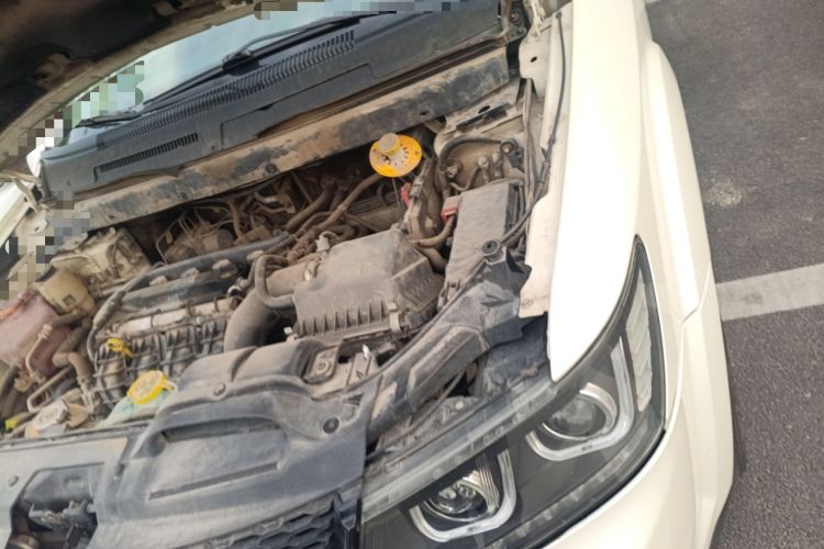 Used Dodge Journey 2016 2.4L Two-Wheel-Drive Touring Edition Engine Bay Left