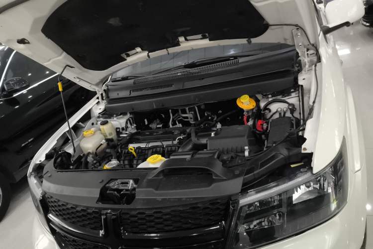 Used Dodge Journey 2016 2.4L Two-Wheel-Drive Touring Edition Engine Bay