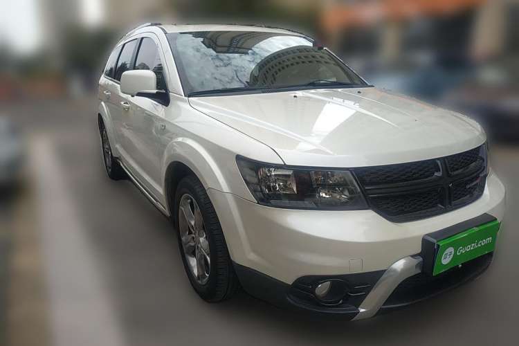 Used Dodge Journey 2016 2.4L Two-Wheel-Drive Touring Edition Front Right 45 Deg