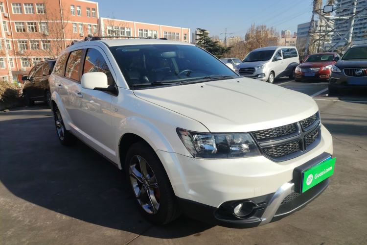 Used Dodge Journey 2016 2.4L Two-Wheel-Drive Touring Edition Front Right 45 Deg