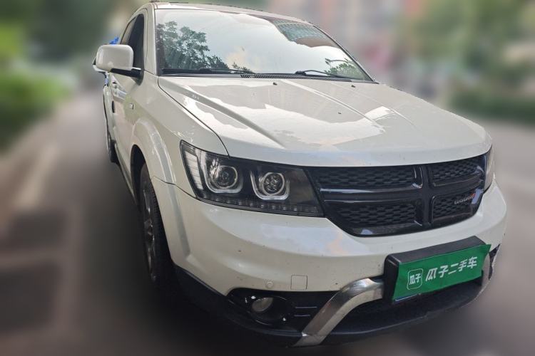 Used Dodge Journey 2016 2.4L Two-Wheel-Drive Touring Edition Front Right 45 Deg