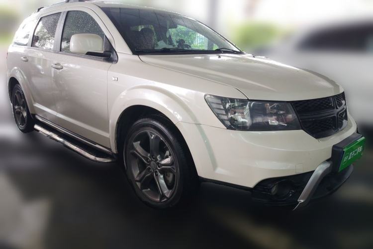 Used Dodge Journey 2016 2.4L Two-Wheel-Drive Touring Edition Front Right 45 Deg
