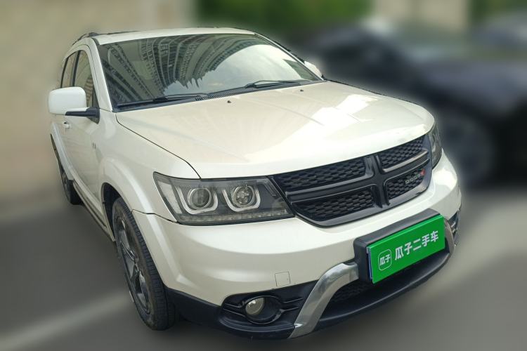 Used Dodge Journey 2016 2.4L Two-Wheel-Drive Touring Edition Front Right 45 Deg