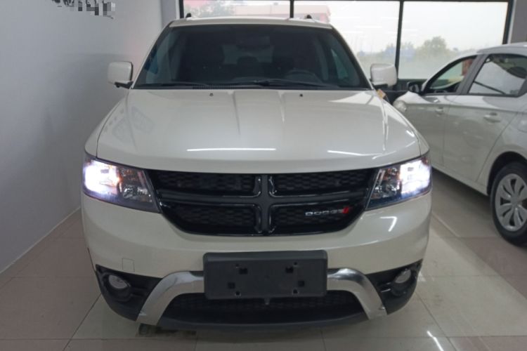 Used Dodge Journey 2016 2.4L Two-Wheel-Drive Touring Edition Front
