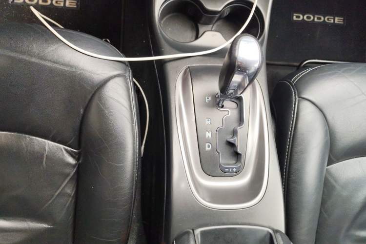 Used Dodge Journey 2016 2.0TD Four-Wheel Drive Touring Edition Gear Lever