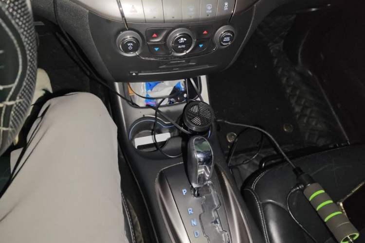 Used Dodge Journey 2016 2.0TD Four-Wheel Drive Touring Edition Gear Lever