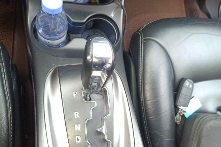 Used Dodge Journey 2016 2.4L Two-Wheel-Drive Touring Edition Gear Lever