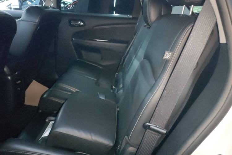 Used Dodge Journey 2016 2.4L Two-Wheel-Drive Touring Edition Interior 4
