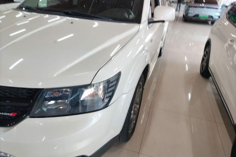 Used Dodge Journey 2016 2.4L Two-Wheel-Drive Touring Edition Left Front Headlight