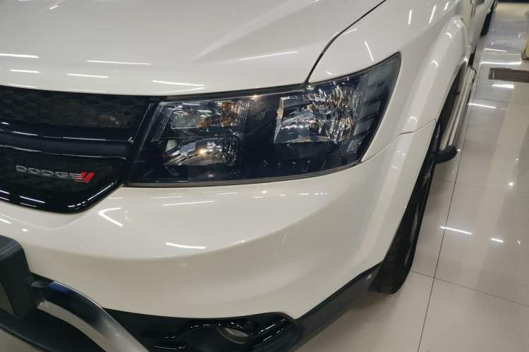 Used Dodge Journey 2016 2.4L Two-Wheel-Drive Touring Edition Left Front Headlight