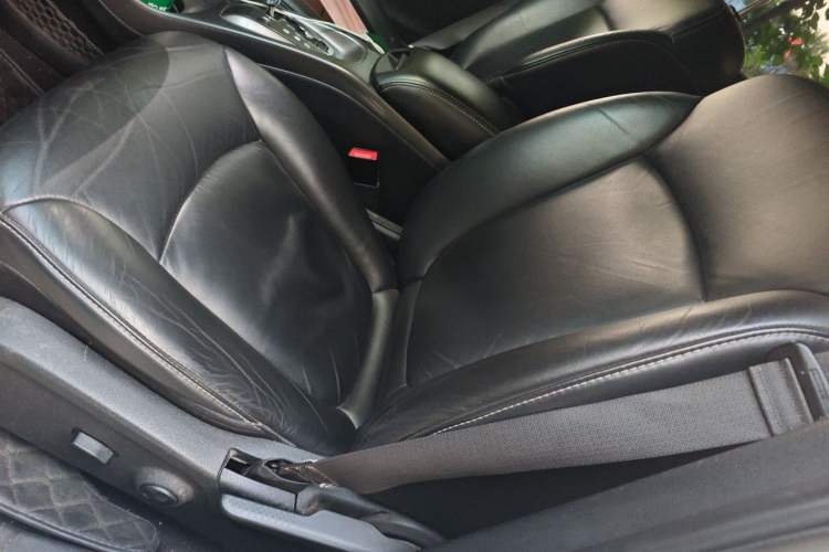 Used Dodge Journey 2016 2.4L Two-Wheel-Drive Touring Edition Left Front Seat