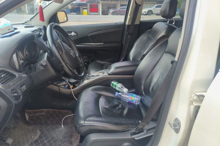 Used Dodge Journey 2016 2.4L Two-Wheel-Drive Touring Edition Left Front Seat