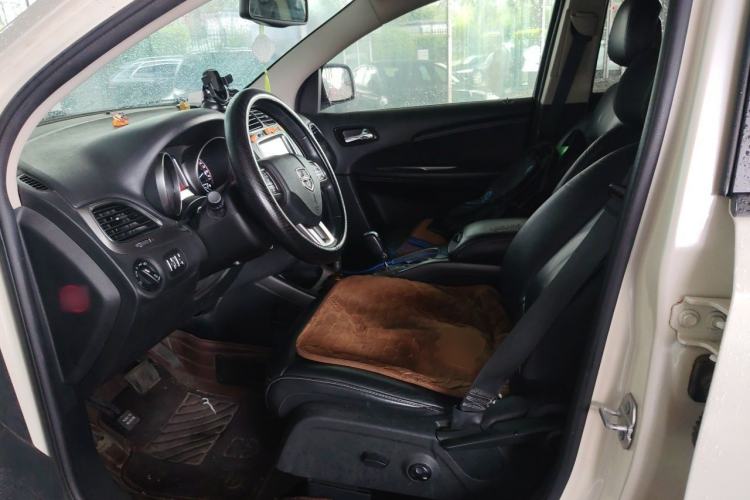 Used Dodge Journey 2016 2.4L Two-Wheel-Drive Touring Edition Left Front Seat