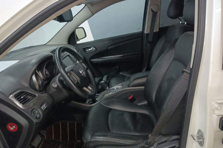 Used Dodge Journey 2016 2.4L Two-Wheel-Drive Touring Edition Left Front Seat