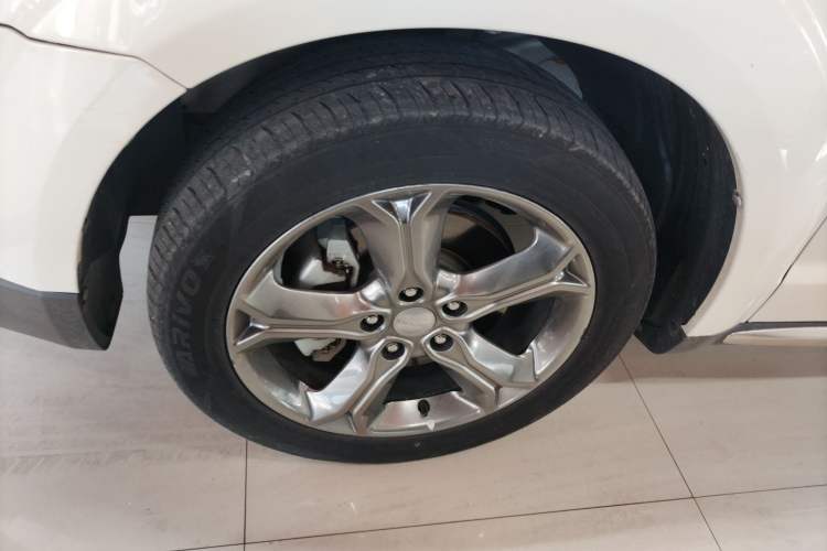 Used Dodge Journey 2016 2.4L Two-Wheel-Drive Touring Edition Left Front Wheel Hub