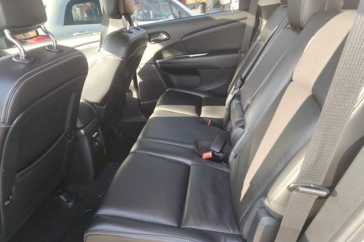 Used Dodge Journey 2016 2.4L Two-Wheel-Drive Touring Edition Left Rear Seat