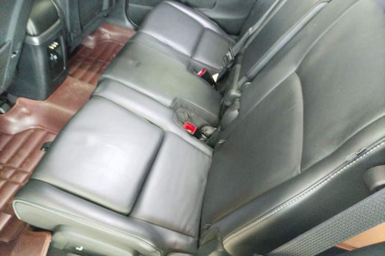 Used Dodge Journey 2016 2.4L Two-Wheel-Drive Touring Edition Left Rear Seat