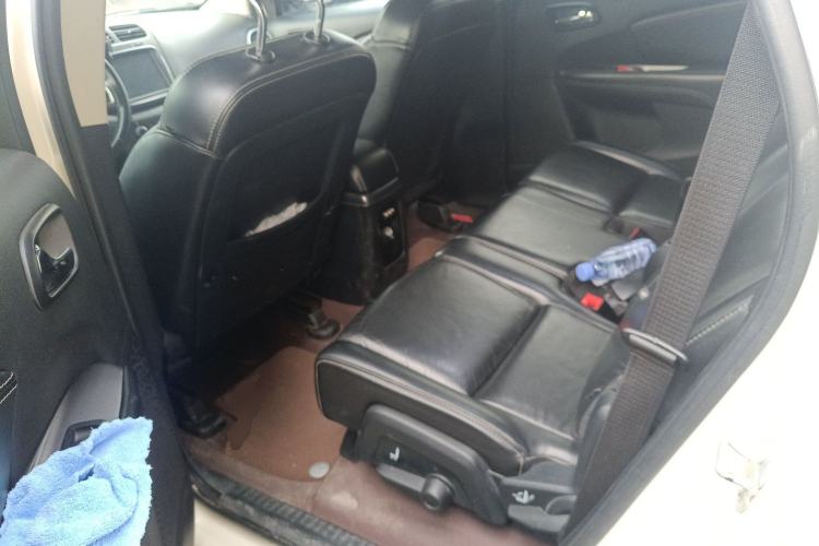 Used Dodge Journey 2016 2.4L Two-Wheel-Drive Touring Edition Left Rear Seat