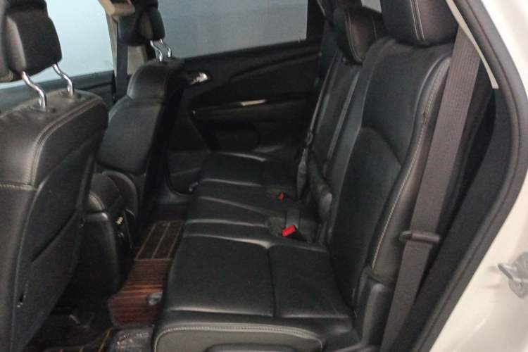 Used Dodge Journey 2016 2.4L Two-Wheel-Drive Touring Edition Left Rear Seat