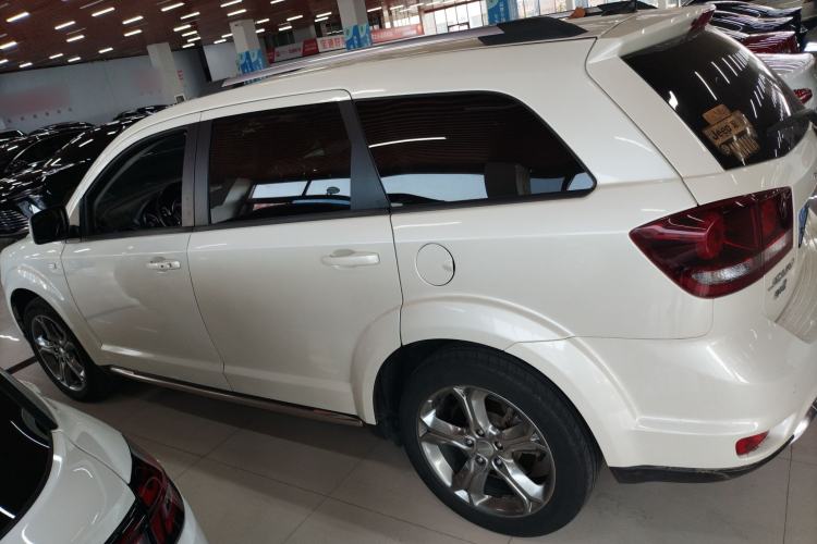 Used Dodge Journey 2016 2.4L Two-Wheel-Drive Touring Edition Left Side