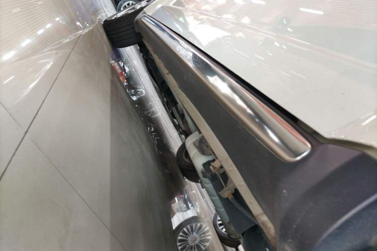 Used Dodge Journey 2016 2.4L Two-Wheel-Drive Touring Edition Left Side Sill