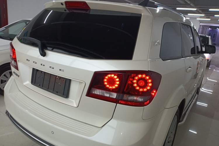 Used Dodge Journey 2016 2.4L Two-Wheel-Drive Touring Edition Rear Right 45 Deg