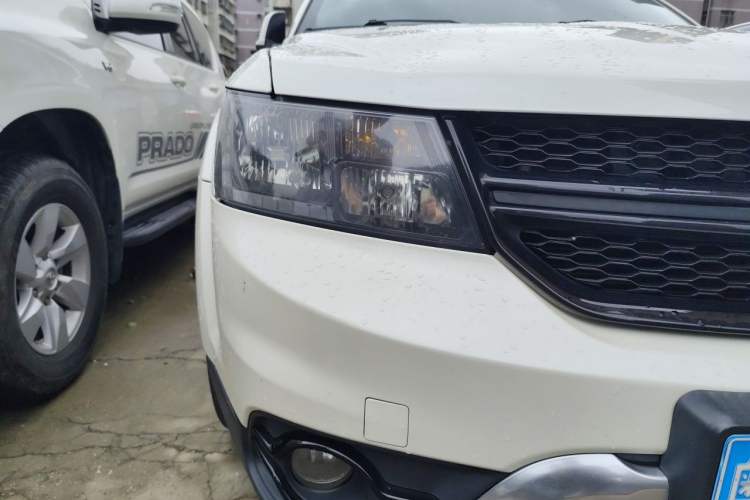 Used Dodge Journey 2016 2.0TD Four-Wheel Drive Touring Edition Right Front Headlight