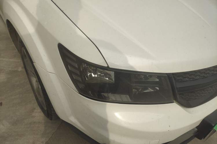 Used Dodge Journey 2016 2.0TD Four-Wheel Drive Touring Edition Right Front Headlight