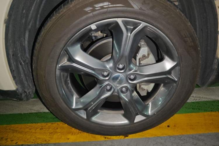 Used Dodge Journey 2016 2.0TD Four-Wheel Drive Touring Edition Right Front Wheel Hub