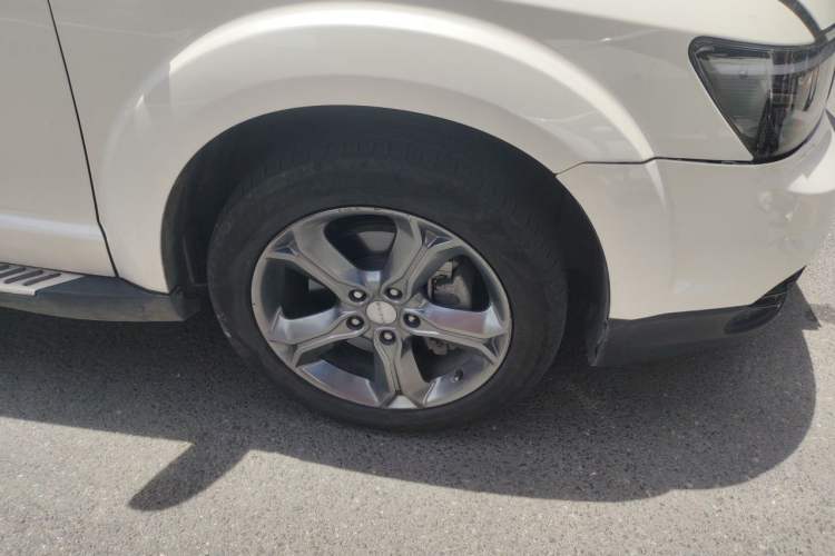 Used Dodge Journey 2016 2.0TD Four-Wheel Drive Touring Edition Right Front Wheel Hub
