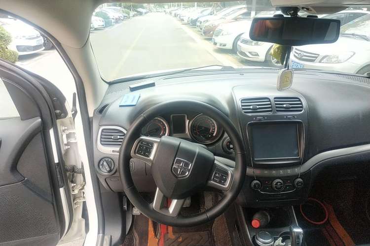 Used Dodge Journey 2016 2.4L Two-Wheel-Drive Touring Edition Steering Wheel