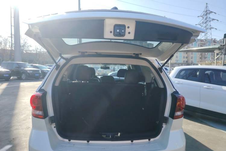 Used Dodge Journey 2016 2.4L Two-Wheel-Drive Touring Edition Trunk